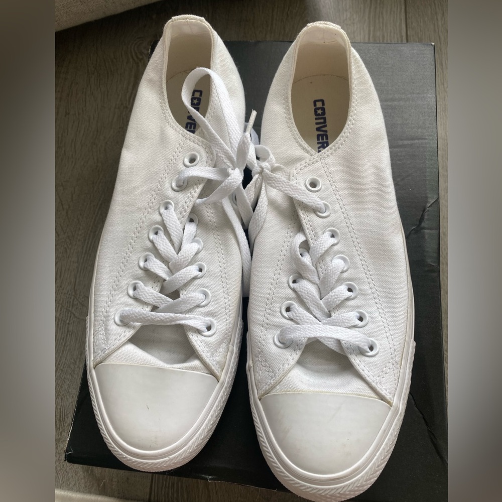 Converse White Low Top Canvas Sneakers - Picture 4 of 4